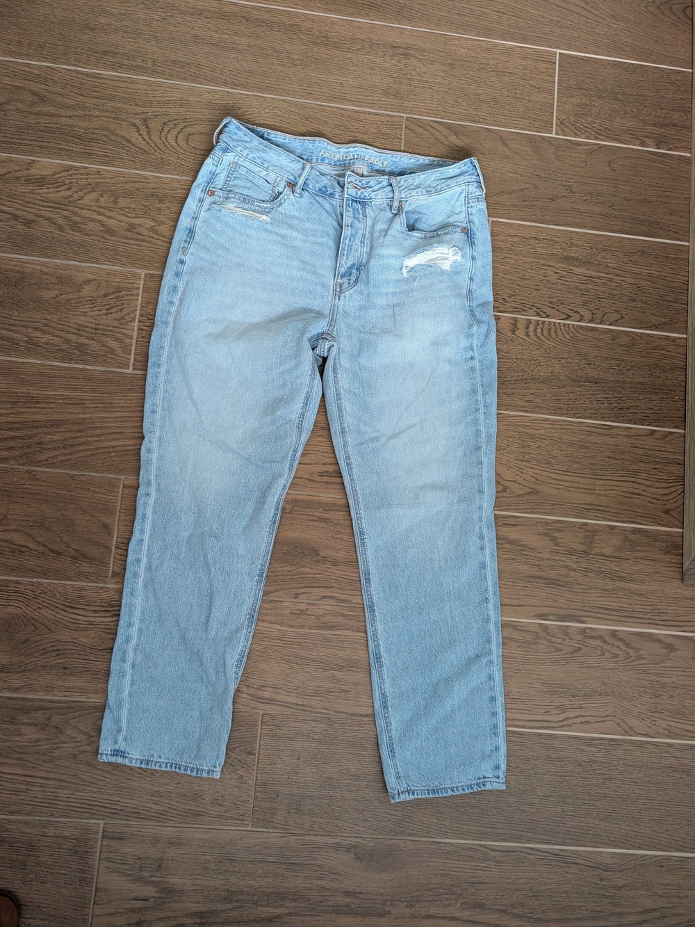 American Eagle Tom Girl Light Blue Distressed High-Rise Women’s Jeans 6 Short